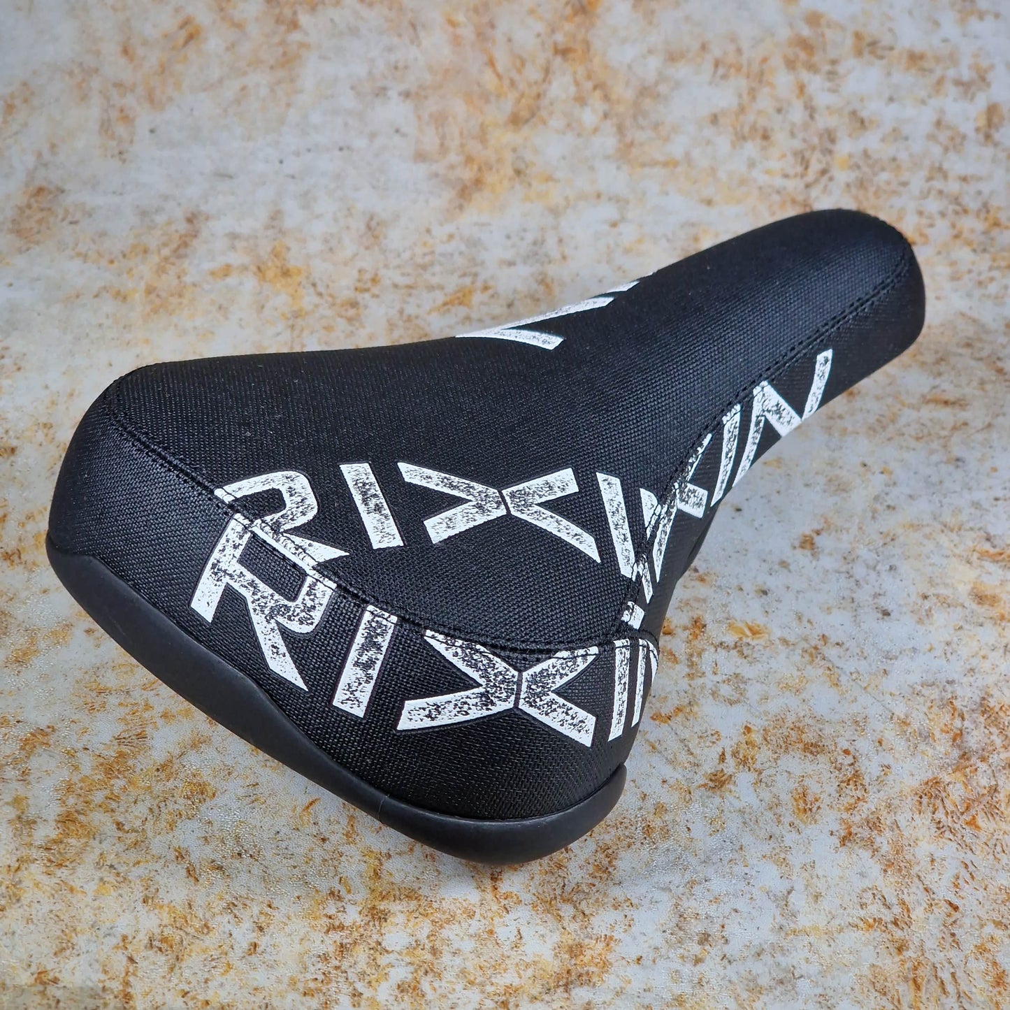Rixin BMX Parts Fat / Black/White Rixin Disorder Railed Seat