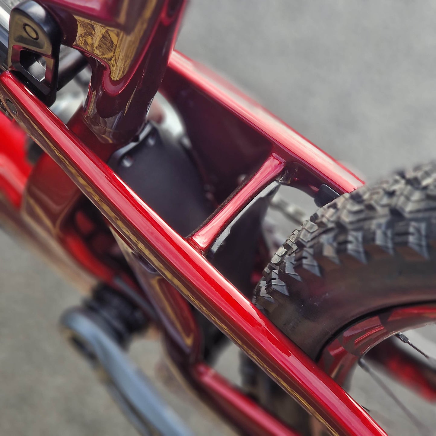 Rocky Mountain Bikes Rocky Mountain Altitude Carbon 70 Full Suspension Mountain Bike Purple / Red