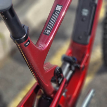 Rocky Mountain Bikes Rocky Mountain Altitude Carbon 70 Full Suspension Mountain Bike Purple / Red