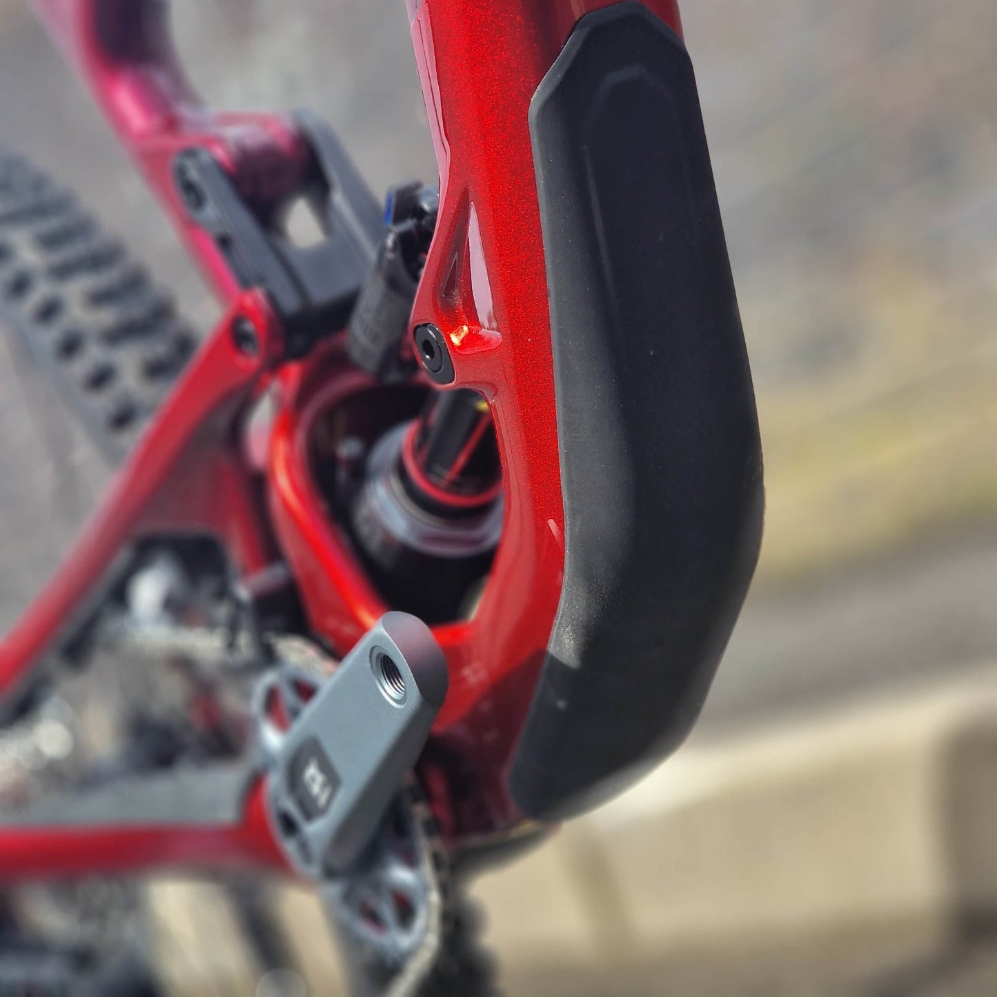 Rocky Mountain Bikes Rocky Mountain Altitude Carbon 70 Full Suspension Mountain Bike Purple / Red