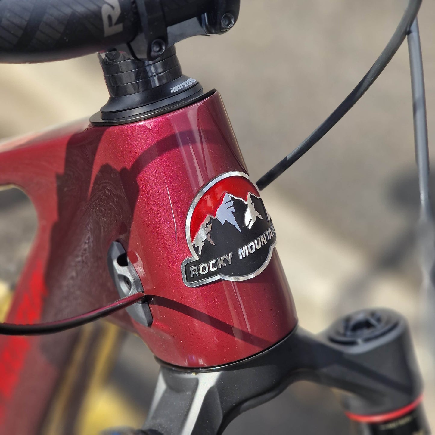 Rocky Mountain Bikes Rocky Mountain Altitude Carbon 70 Full Suspension Mountain Bike Purple / Red