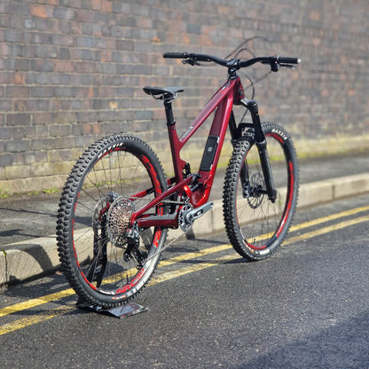 Rocky Mountain Bikes Rocky Mountain Altitude Carbon 70 Full Suspension Mountain Bike Purple / Red