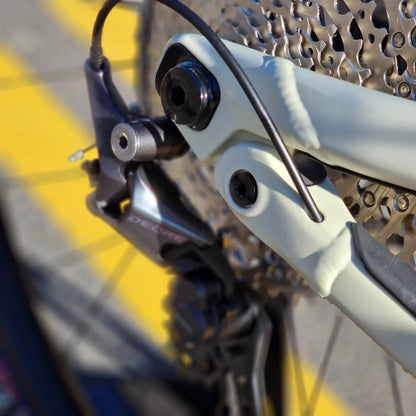 Rocky Mountain Bikes Rocky Mountain Instinct Alloy 30 Full Suspension Mountain Bike Grey / Beige