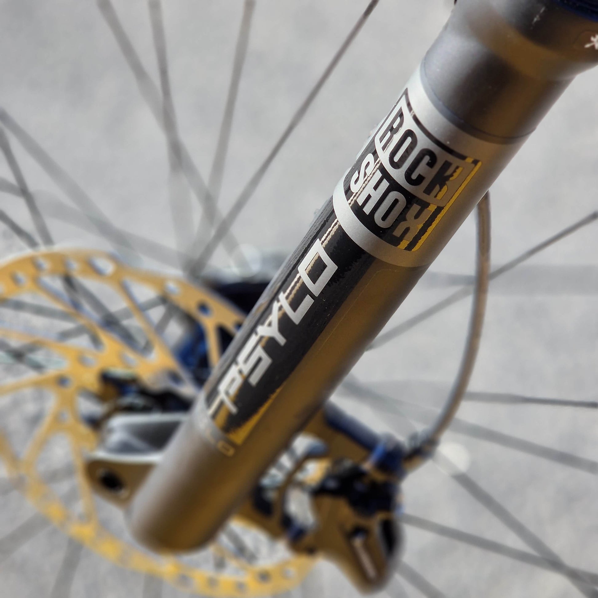 Rocky Mountain Bikes Rocky Mountain Instinct Alloy 30 Full Suspension Mountain Bike Grey / Beige