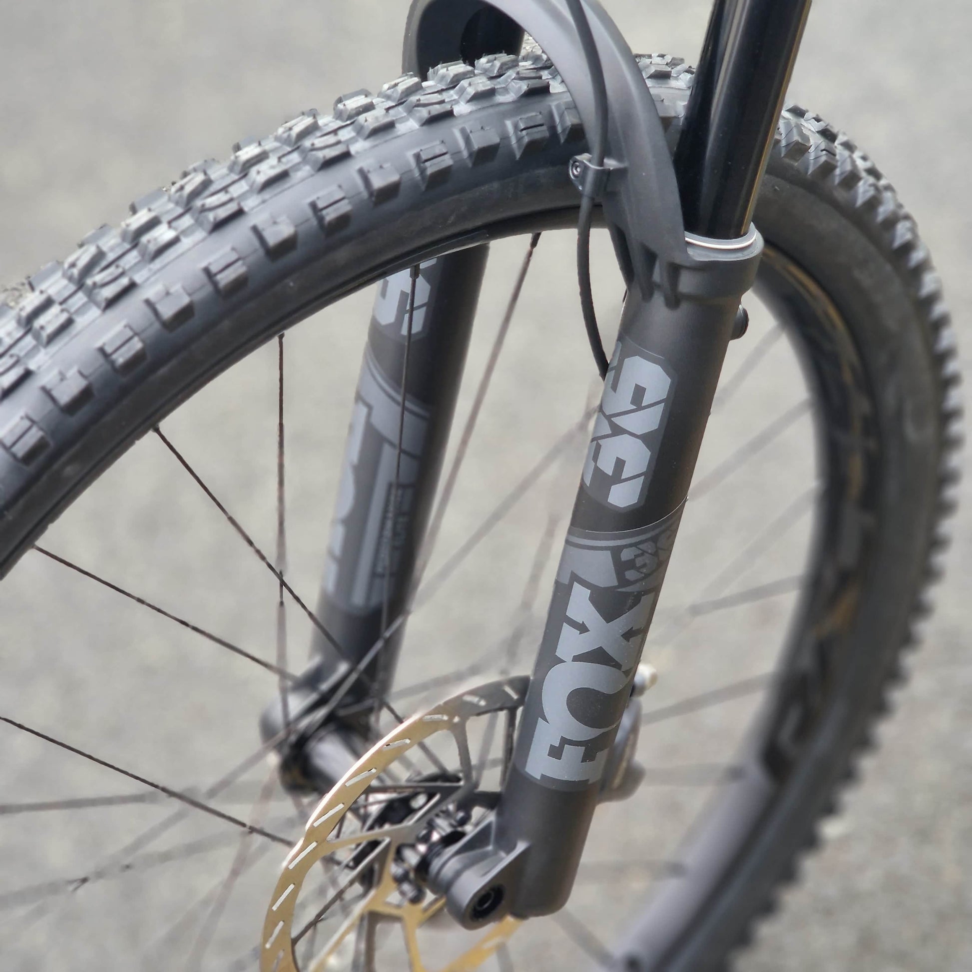 Scott Bikes Rocky Mountain Instinct Carbon 70 Mountain Bike Grey / Beige