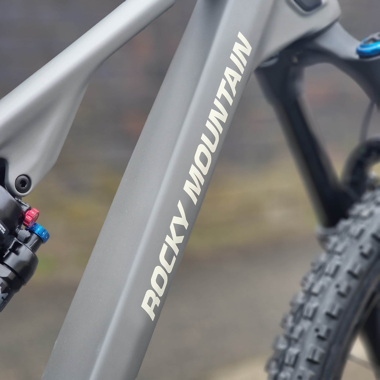 Scott Bikes Rocky Mountain Instinct Carbon 70 Mountain Bike Grey / Beige