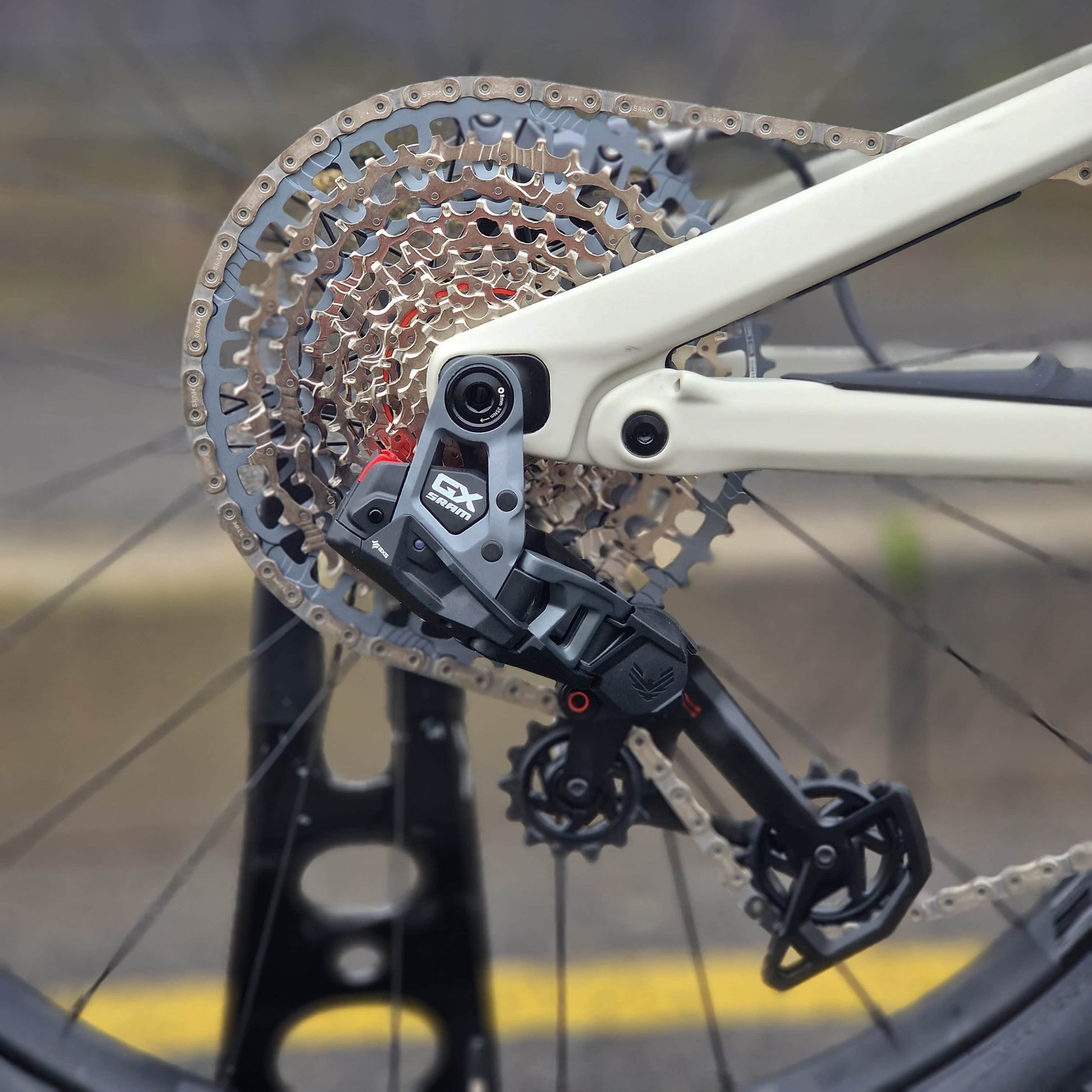 Scott Bikes Rocky Mountain Instinct Carbon 70 Mountain Bike Grey / Beige