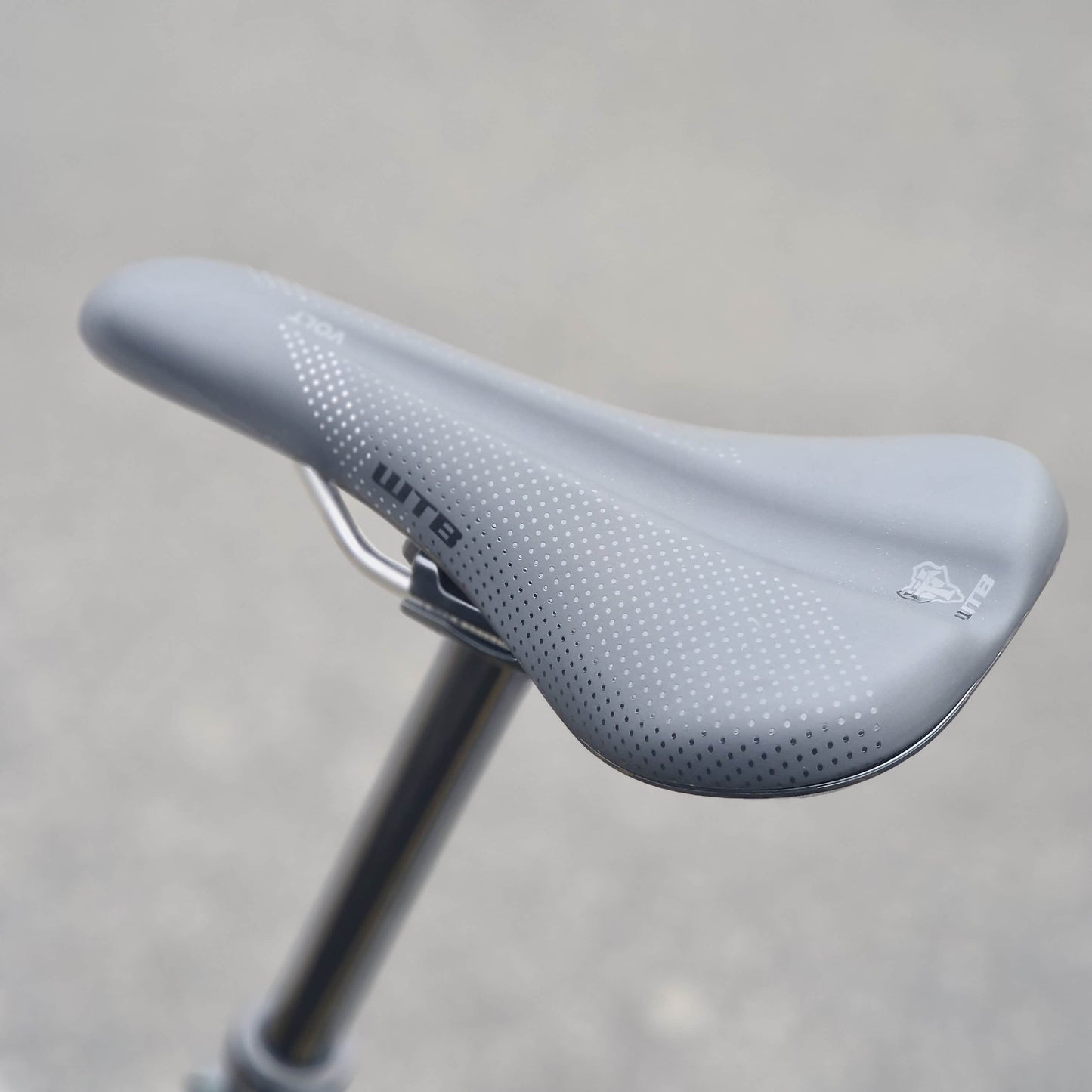 Scott Bikes Rocky Mountain Instinct Carbon 70 Mountain Bike Grey / Beige