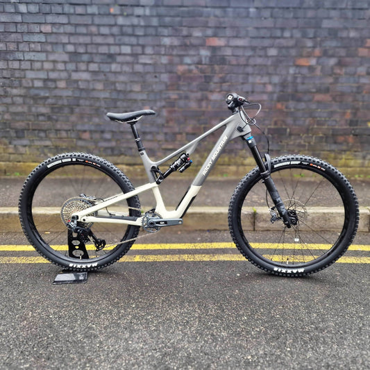 Rocky Mountain Bikes Rocky Mountain Instinct Carbon 70 Mountain Bike Grey / Beige
