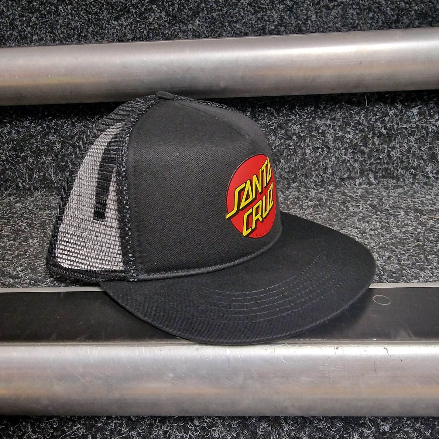 Santa Cruz Clothing & Shoes Black / Black Santa Cruz Classic Dot Mesh Cap Black / Black