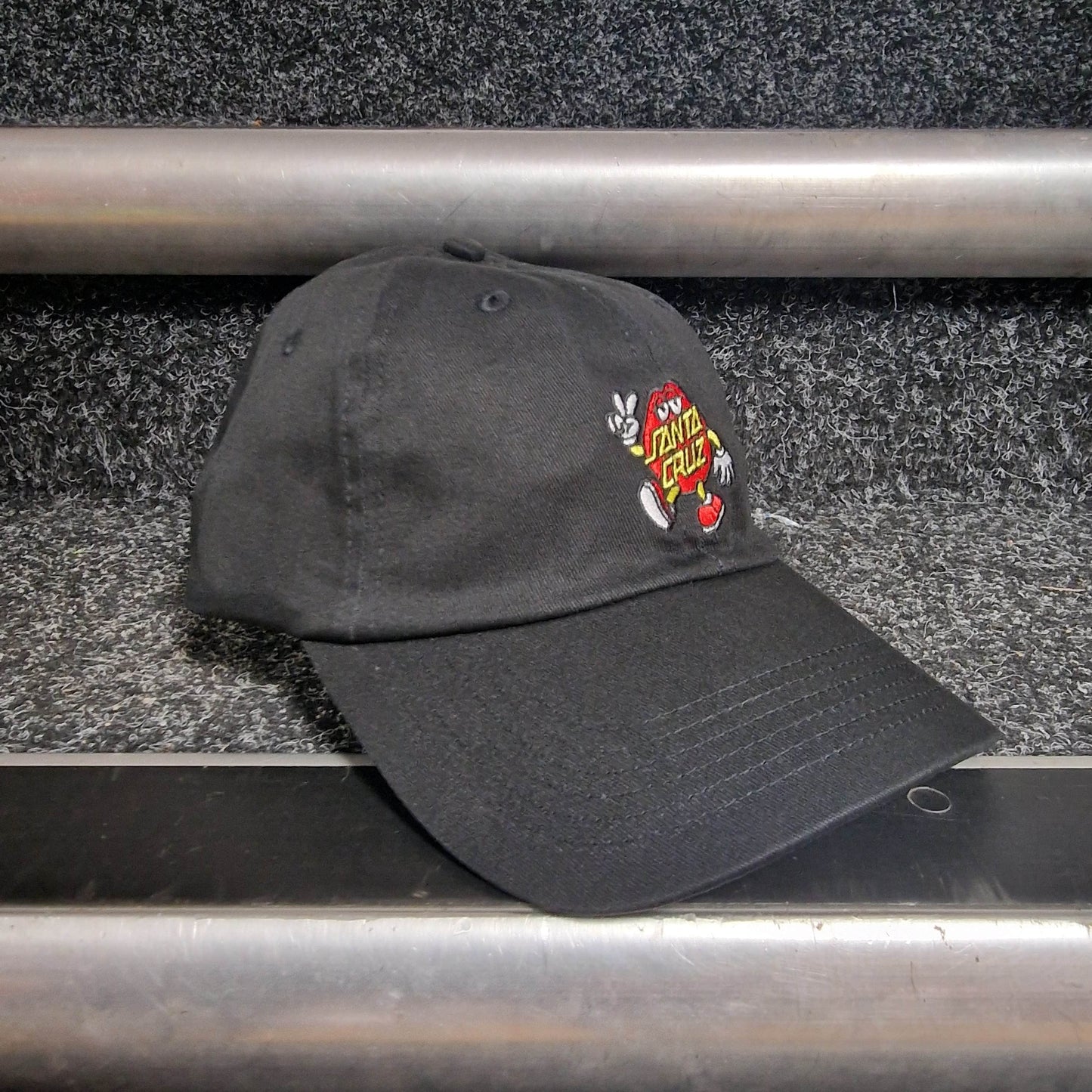 Santa Cruz Clothing & Shoes Black Santa Cruz Dot Guy 6 Panel Cap Black