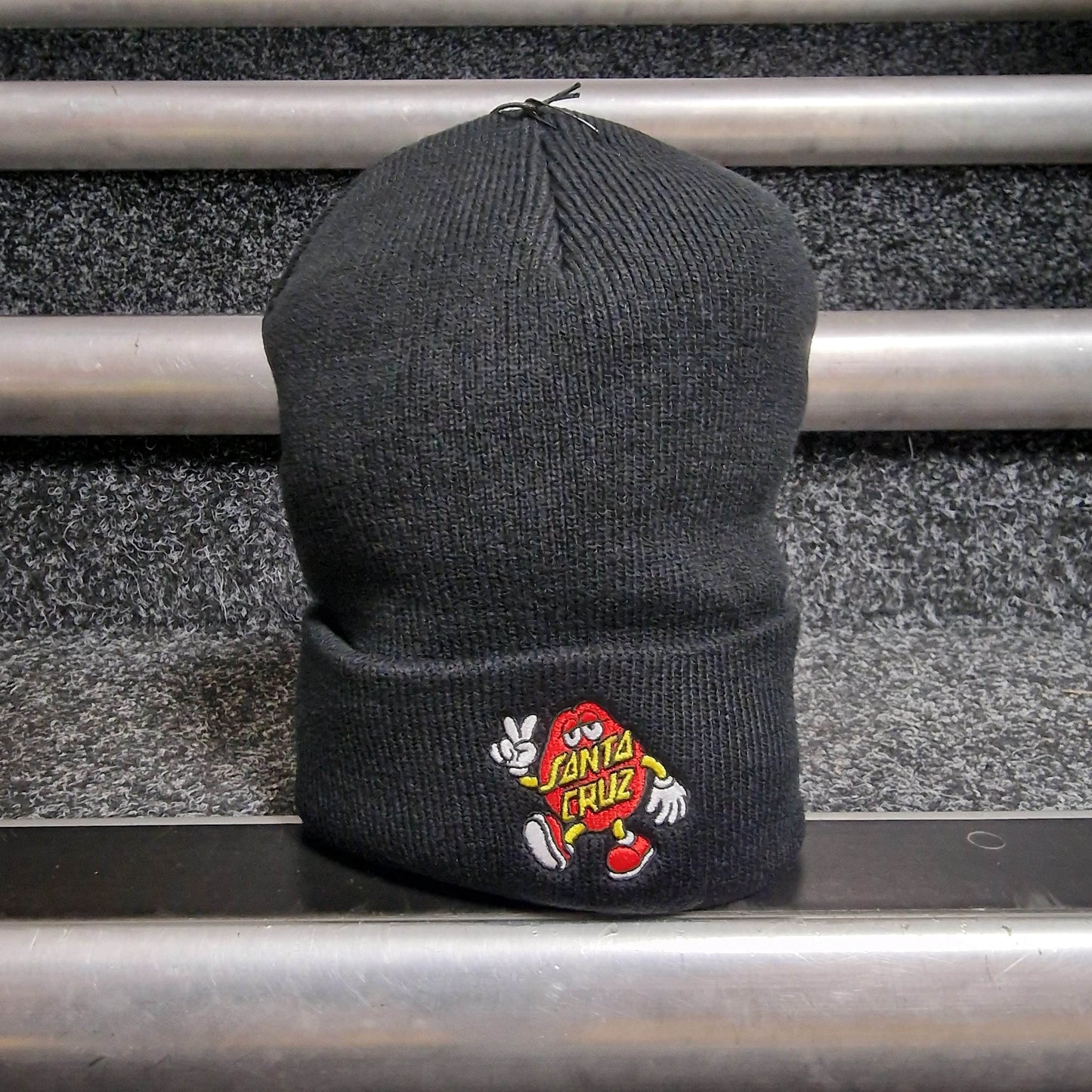 Santa Cruz Clothing & Shoes Black Santa Cruz Dot Guy Beanie Black