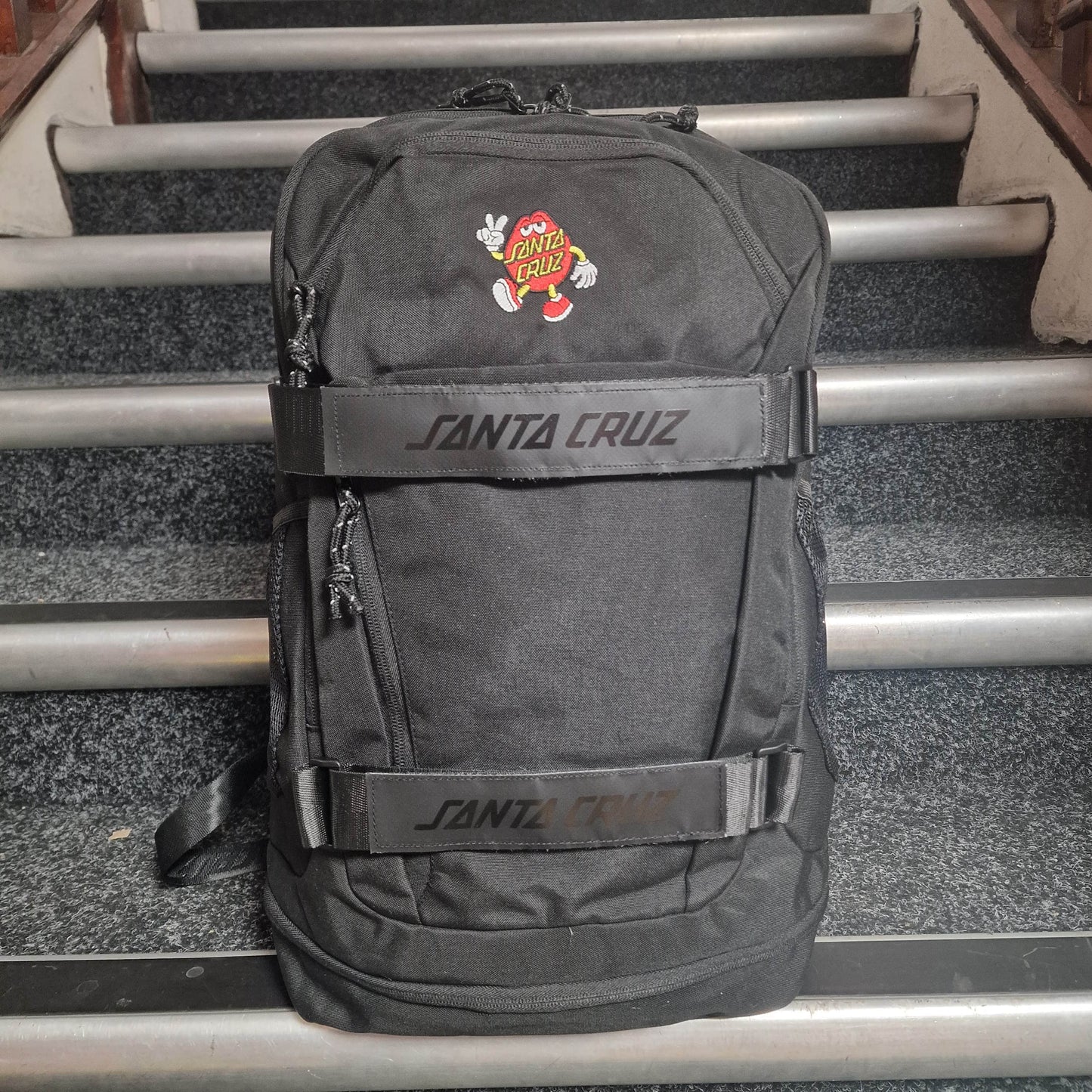 Santa cruz Clothing & Shoes Black Santa Cruz Dot Guy Skatepack Backpack Black