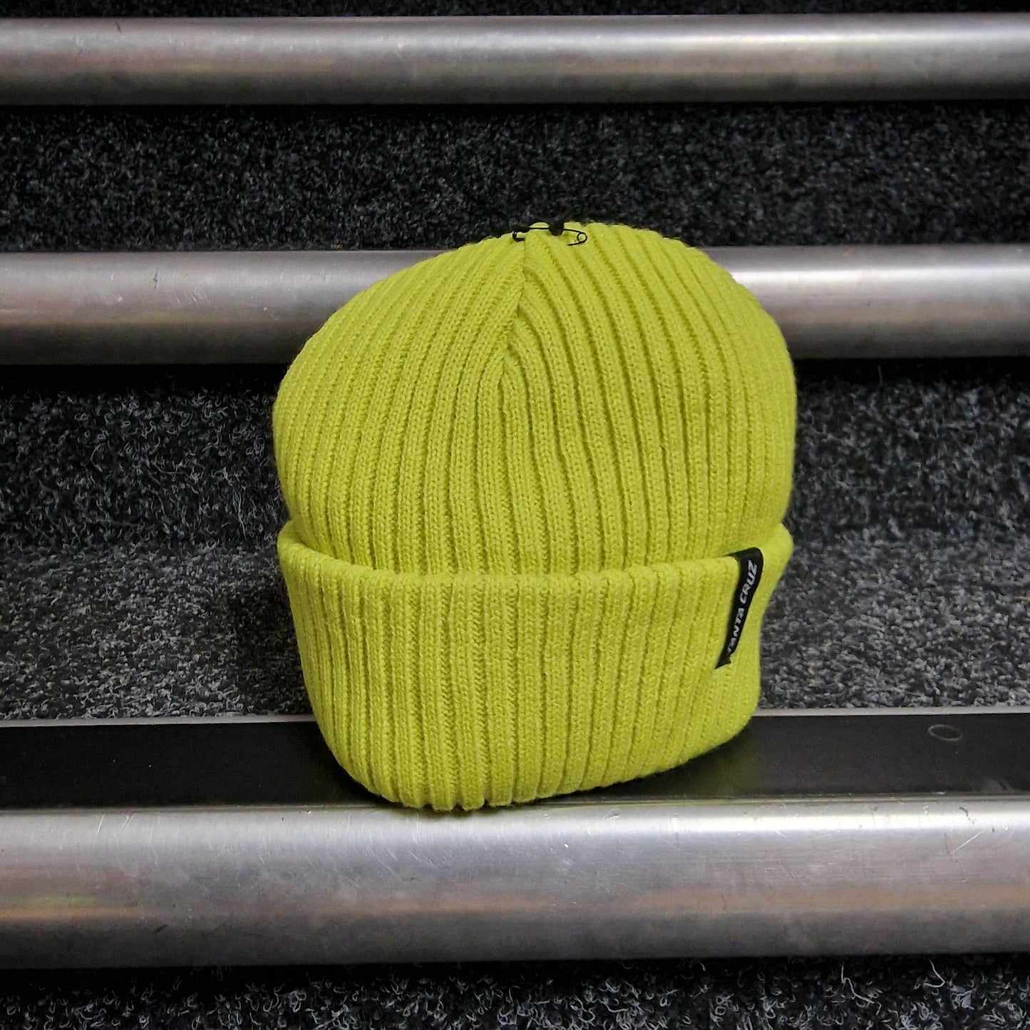 Santa Cruz Clothing & Shoes Green Glow Santa Cruz Trawler Beanie Green Glow