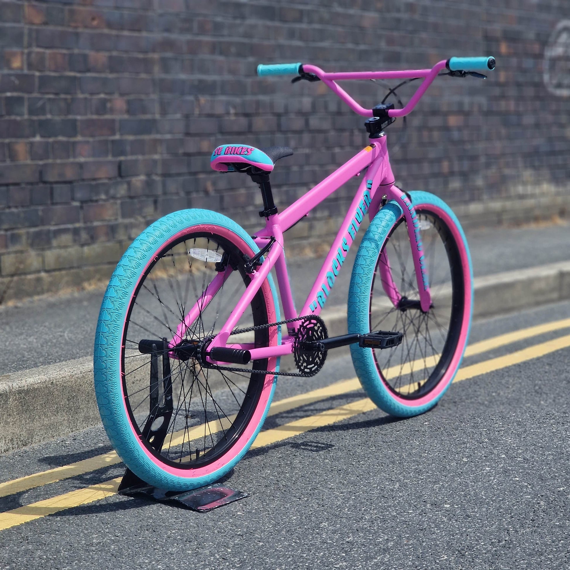 SE Bikes BMX Bikes Matt Pink Bubblegum SE Bikes Blocks Flyer 26 Inch Bike Matte Pink Bubblegum