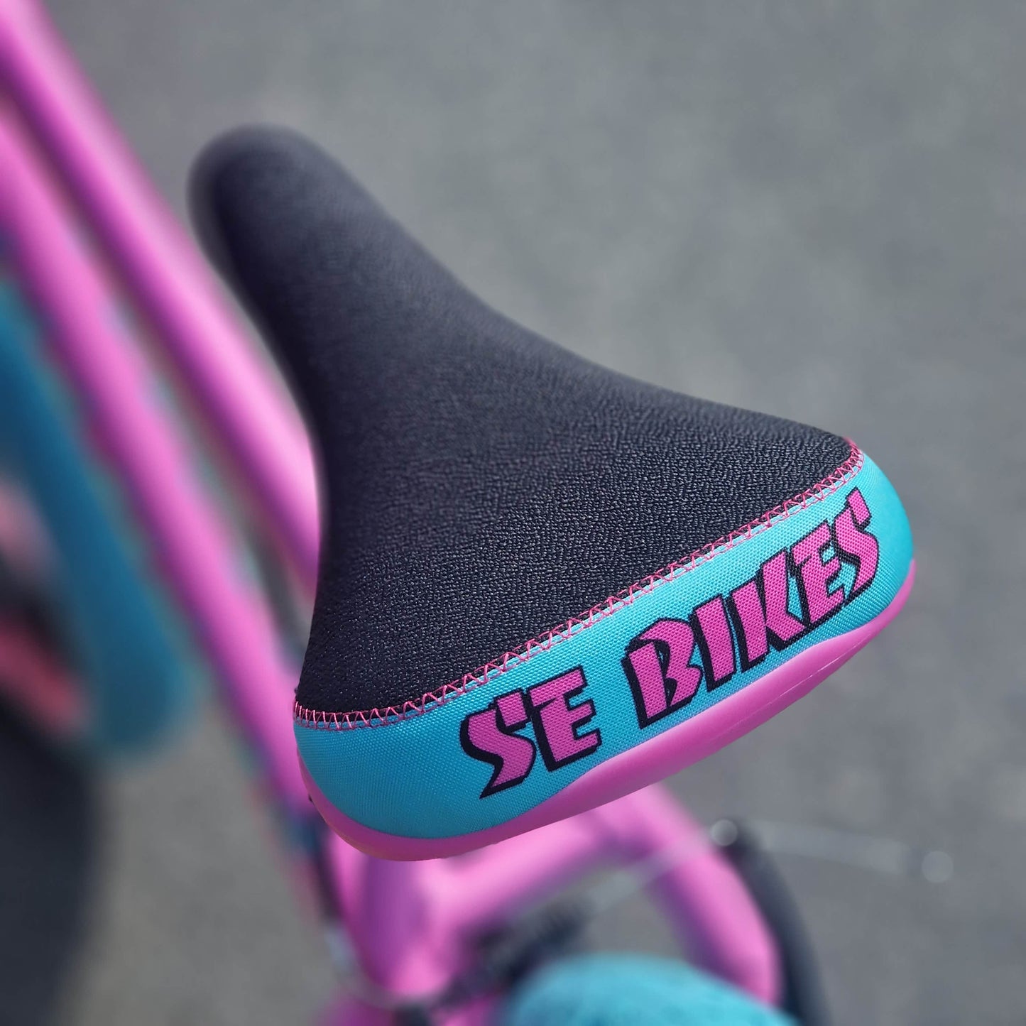 SE Bikes BMX Bikes Matt Pink Bubblegum SE Bikes Blocks Flyer 26 Inch Bike Matte Pink Bubblegum