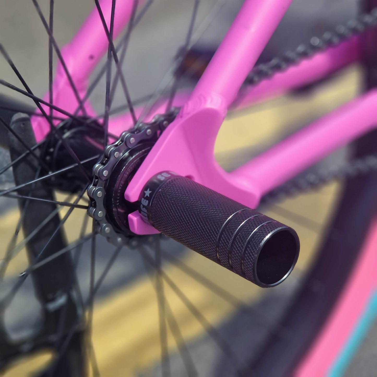 SE Bikes BMX Bikes Matt Pink Bubblegum SE Bikes Blocks Flyer 26 Inch Bike Matte Pink Bubblegum