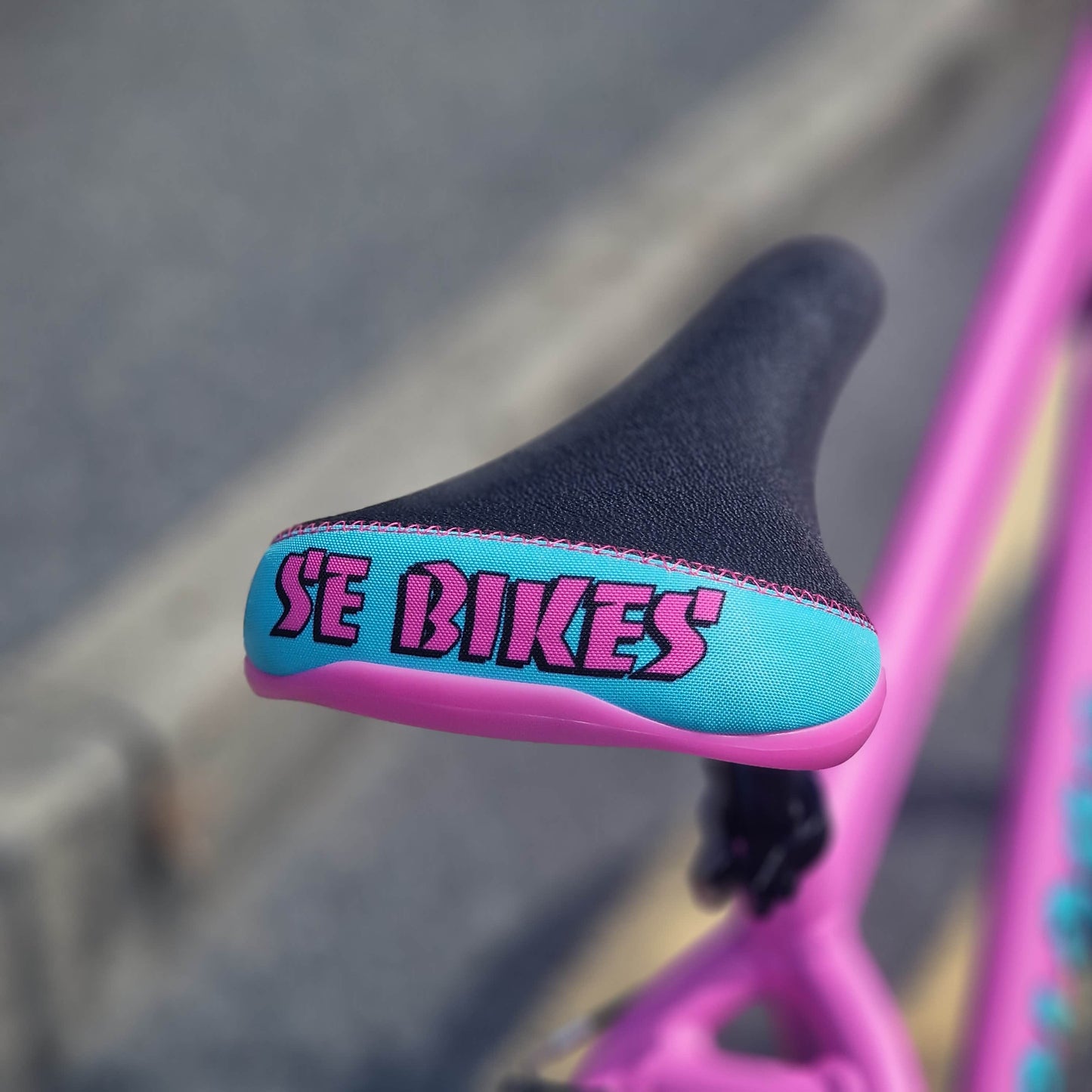 SE Bikes BMX Bikes Matt Pink Bubblegum SE Bikes Blocks Flyer 26 Inch Bike Matte Pink Bubblegum