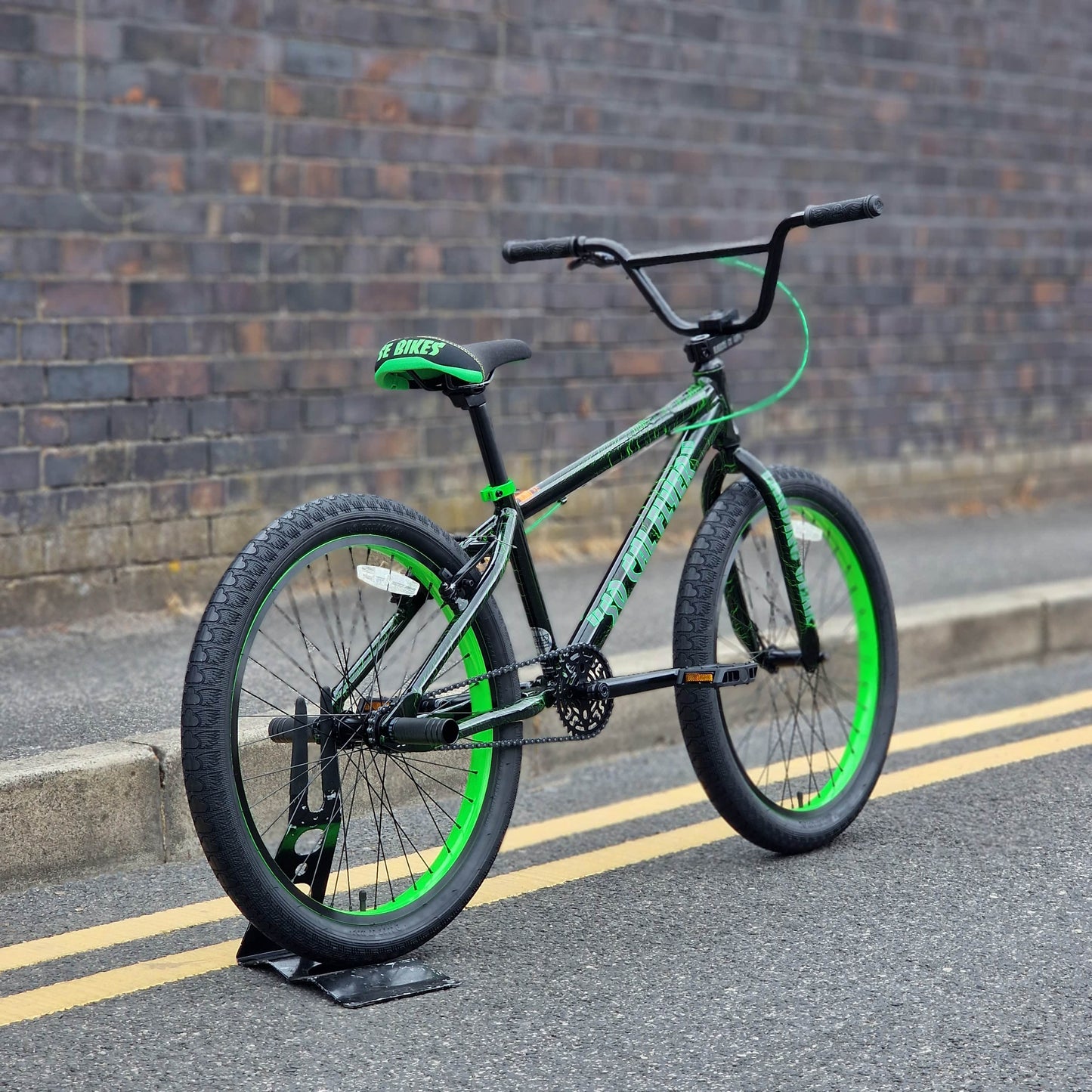 SE Bikes BMX Bikes Green Crackle SE Bikes So Cal Flyer 24 Inch Bike Green Crackle