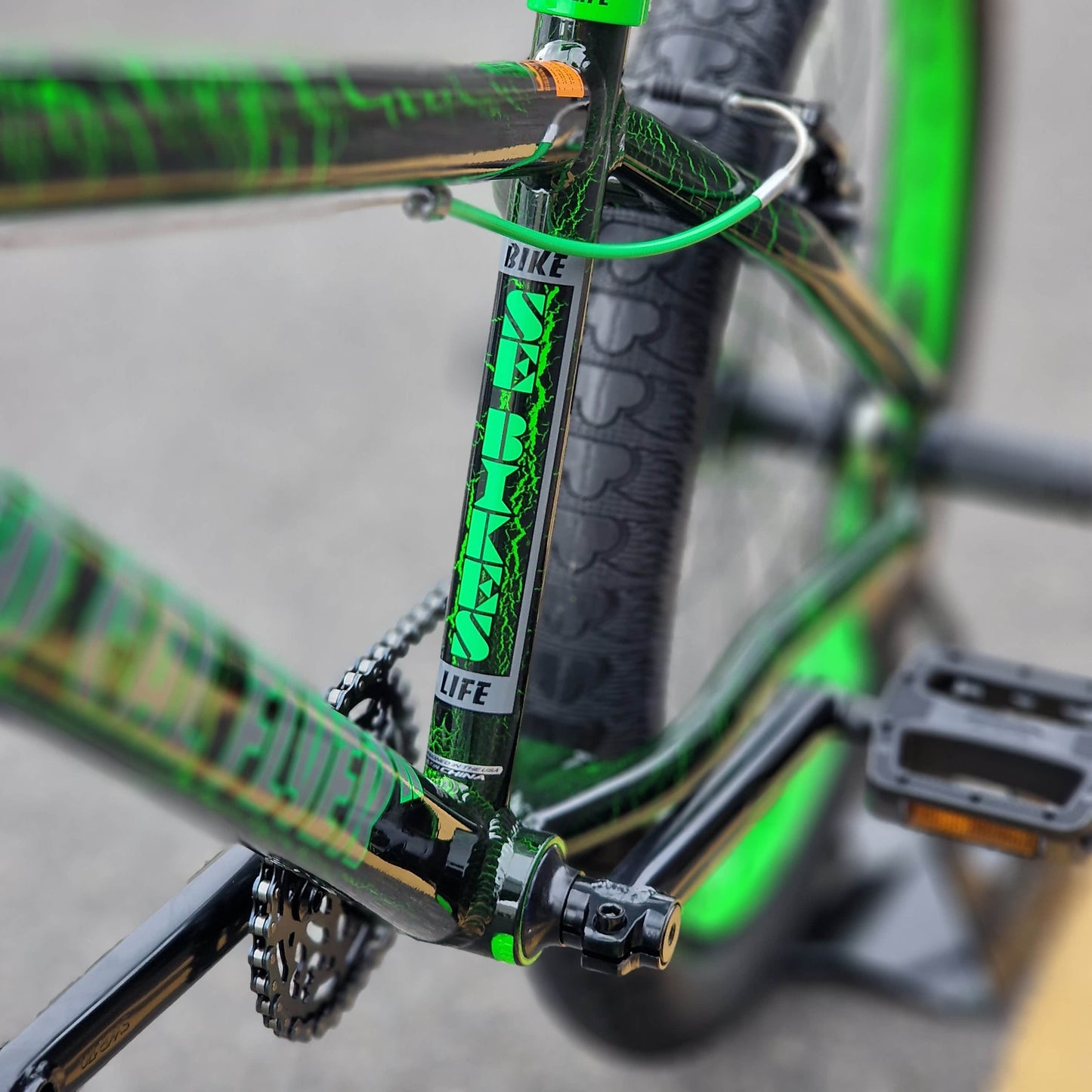 SE Bikes BMX Bikes Green Crackle SE Bikes So Cal Flyer 24 Inch Bike Green Crackle