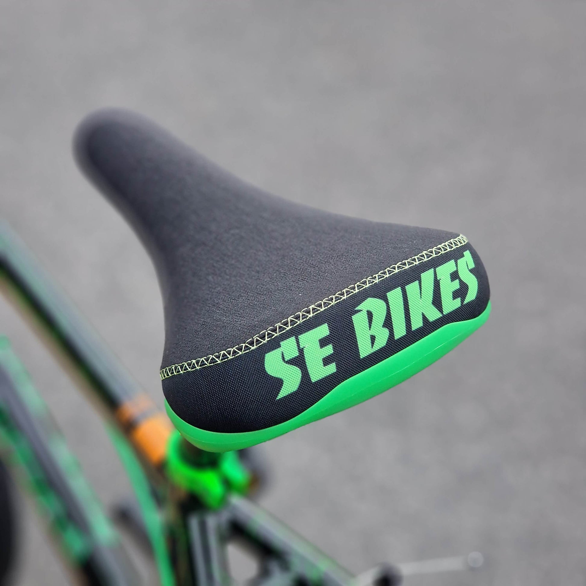 SE Bikes BMX Bikes Green Crackle SE Bikes So Cal Flyer 24 Inch Bike Green Crackle
