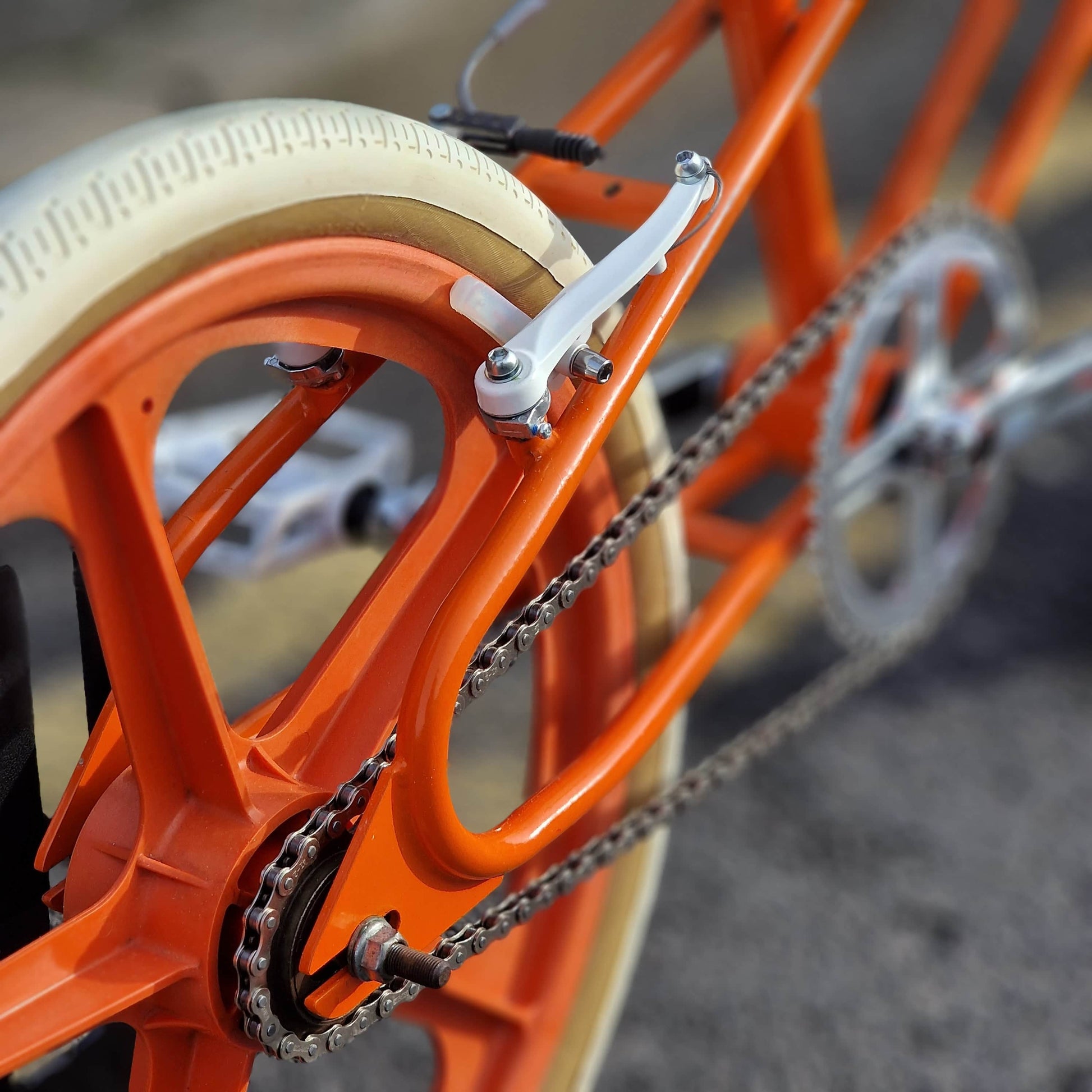 SE Bikes Old School BMX Bikes SE Racing Looptail Quadangle Bike Orange  / White