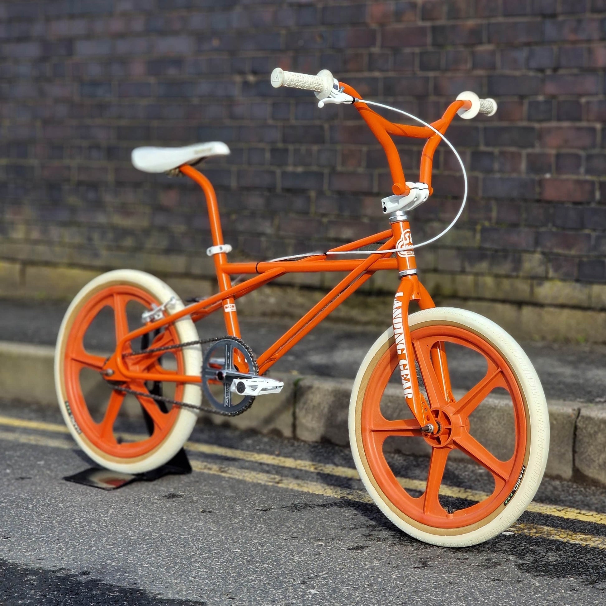 SE Bikes Old School BMX Bikes SE Racing Looptail Quadangle Bike Orange  / White