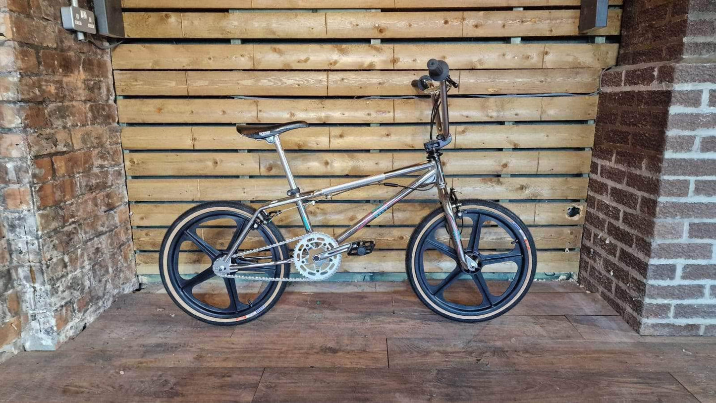 Skyway Old School BMX Silver Skyway 2024 Street Beat Bike Chrome / Black