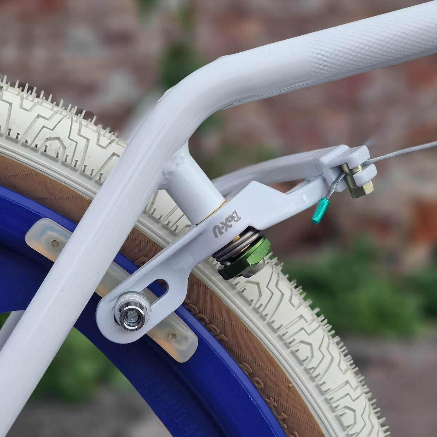 Skyway Old School BMX Bikes White Skyway 2024 Street Beat Bike White / Blue