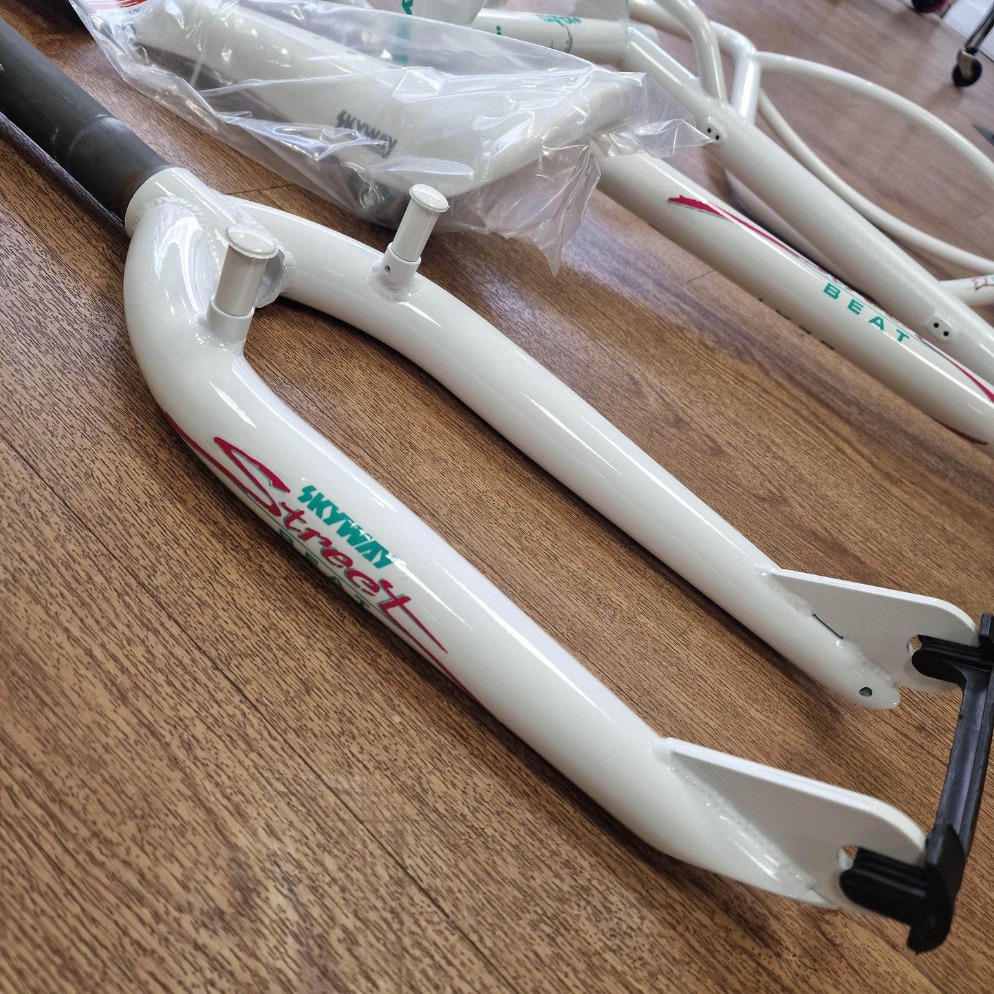 Skyway Old School BMX White Skyway 2024 Street Beat Frame / Fork / Bars / Seat White