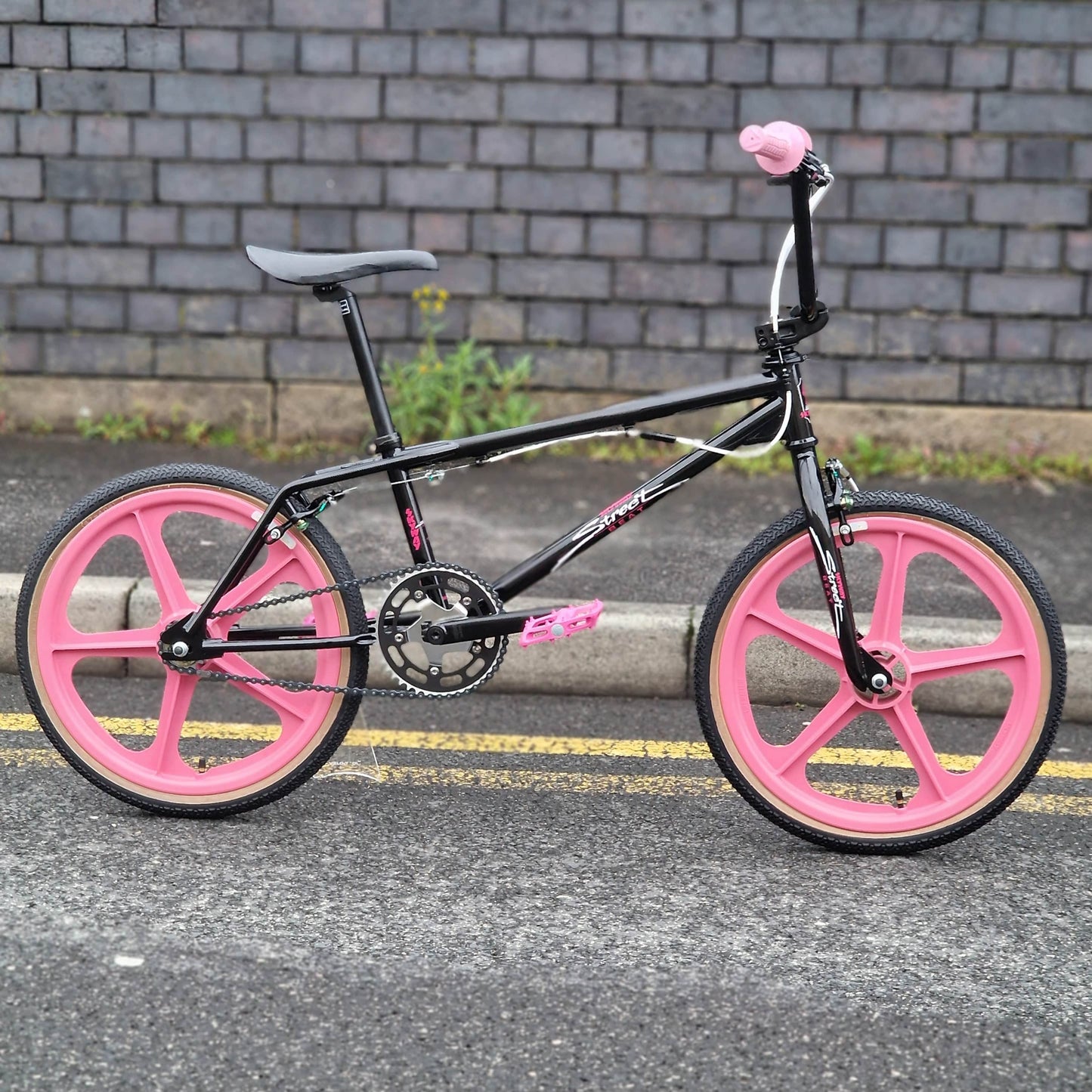 Skyway Old School BMX Bikes Pink Skyway 2026 Street Beat Custom Bike Black / Pink