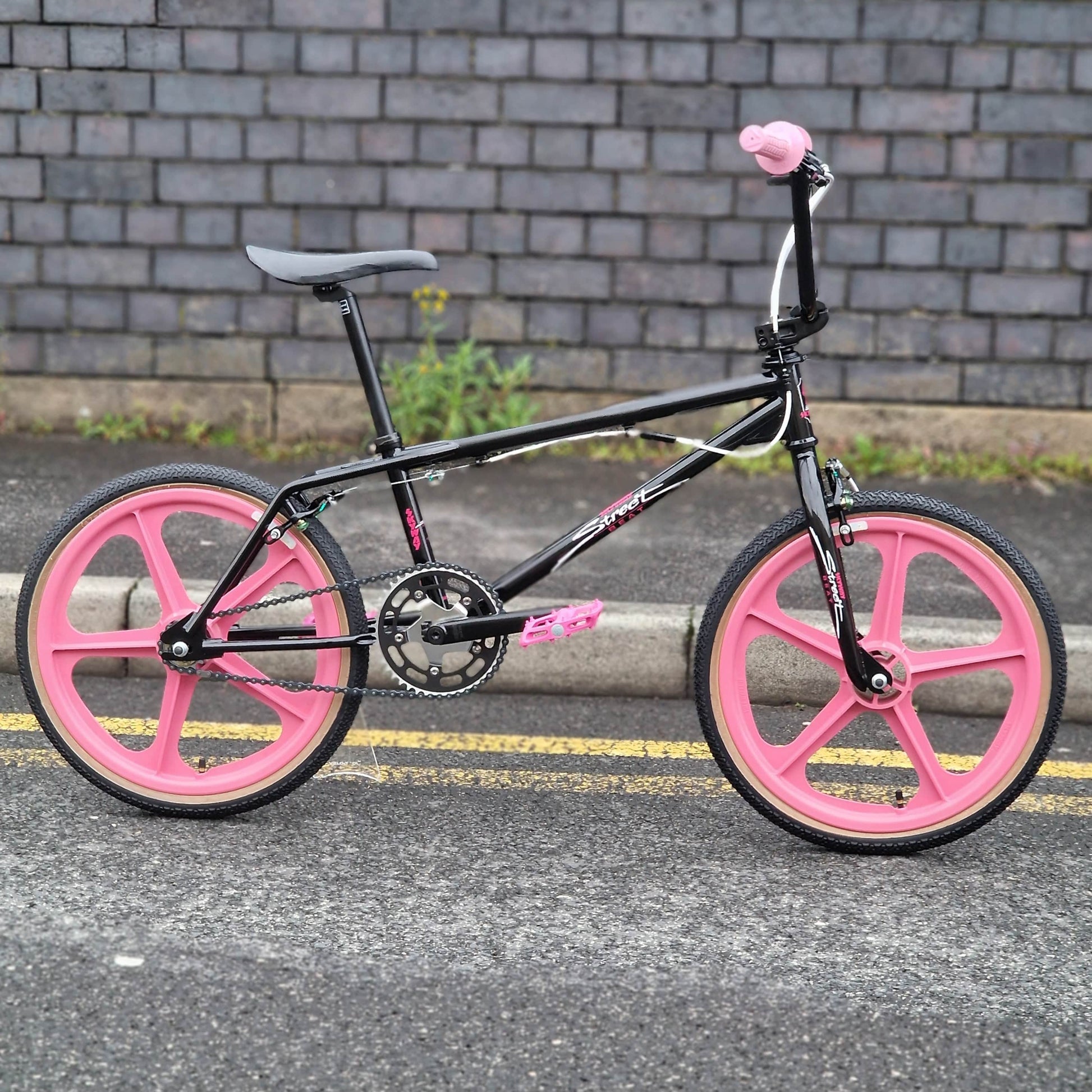 Skyway Old School BMX Bikes Pink Skyway 2026 Street Beat Custom Bike Black / Pink