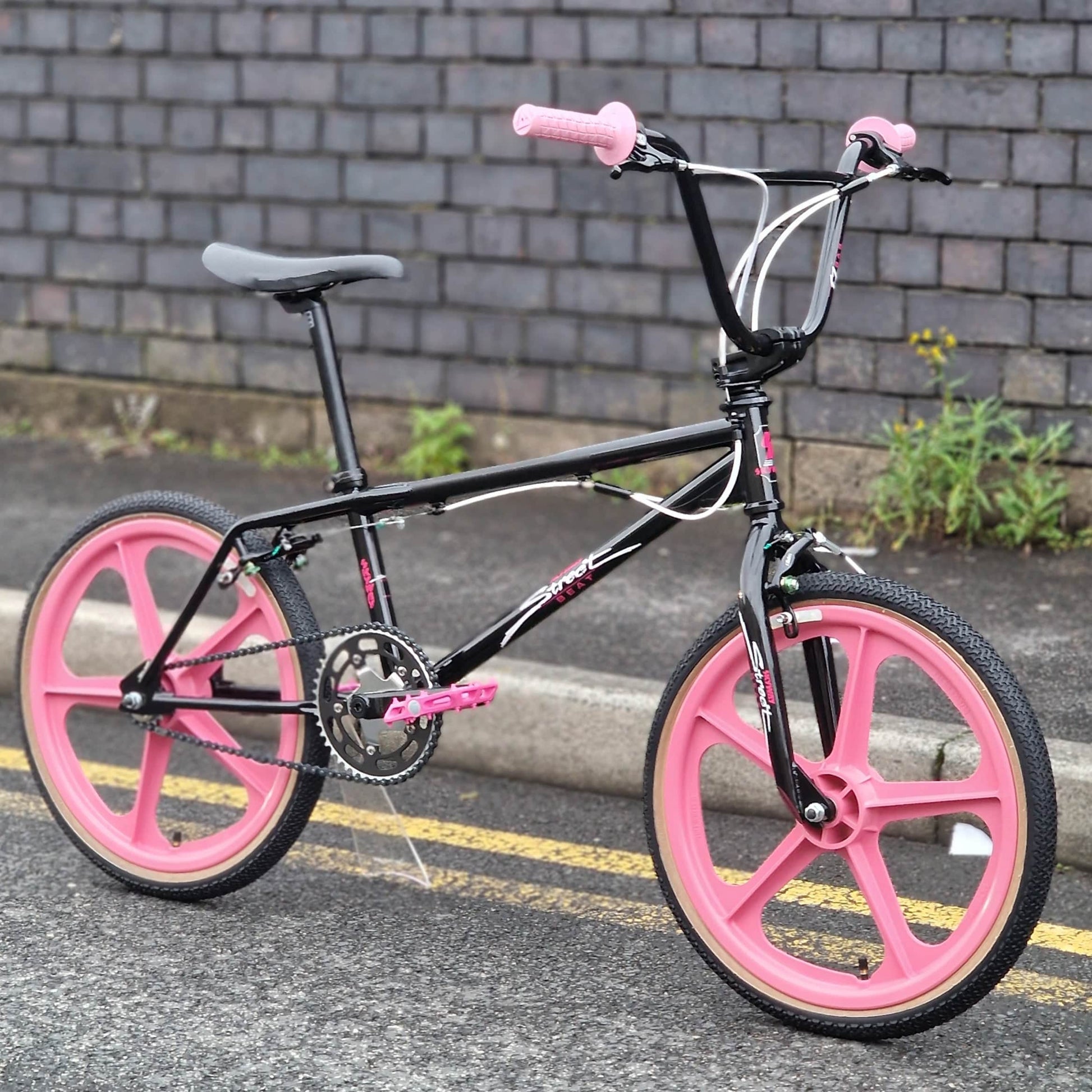 Skyway Old School BMX Bikes Pink Skyway 2026 Street Beat Custom Bike Black / Pink