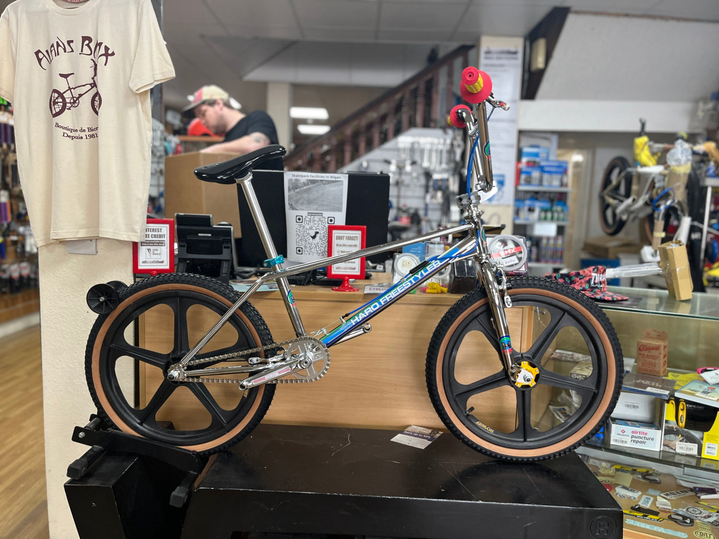 Skyway Old School BMX Skyway Graphite Tuff II 9T Gold Alloy Flange Wheels 20 Inch Pair