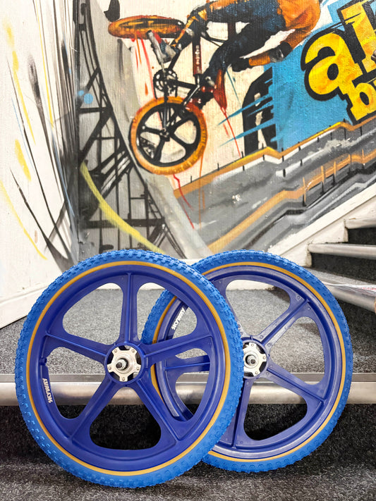 Skyway Old School BMX BLACK Wheels BLUE Tyres Skyway Silver Alloy Flange Tuff Wheels with Kenda K50 Tyres & Freewheel Pair