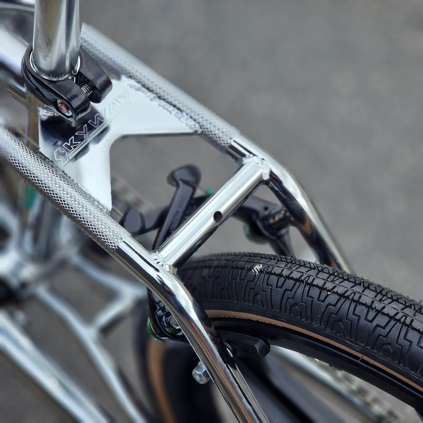 Skyway Old School BMX Bikes Silver Skyway Street Beat Bike Chrome / Black
