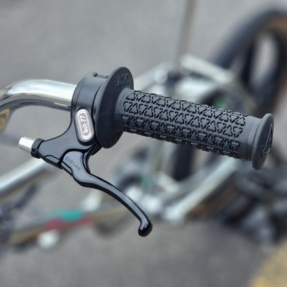 Skyway Old School BMX Bikes Silver Skyway Street Beat Bike Chrome / Black