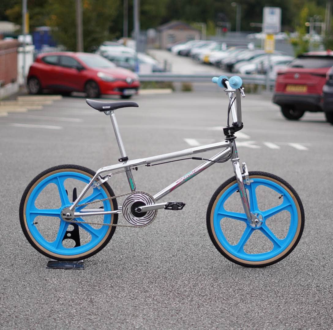 Skyway Old School BMX Bikes Silver Skyway Street Beat Bike Chrome / Blue