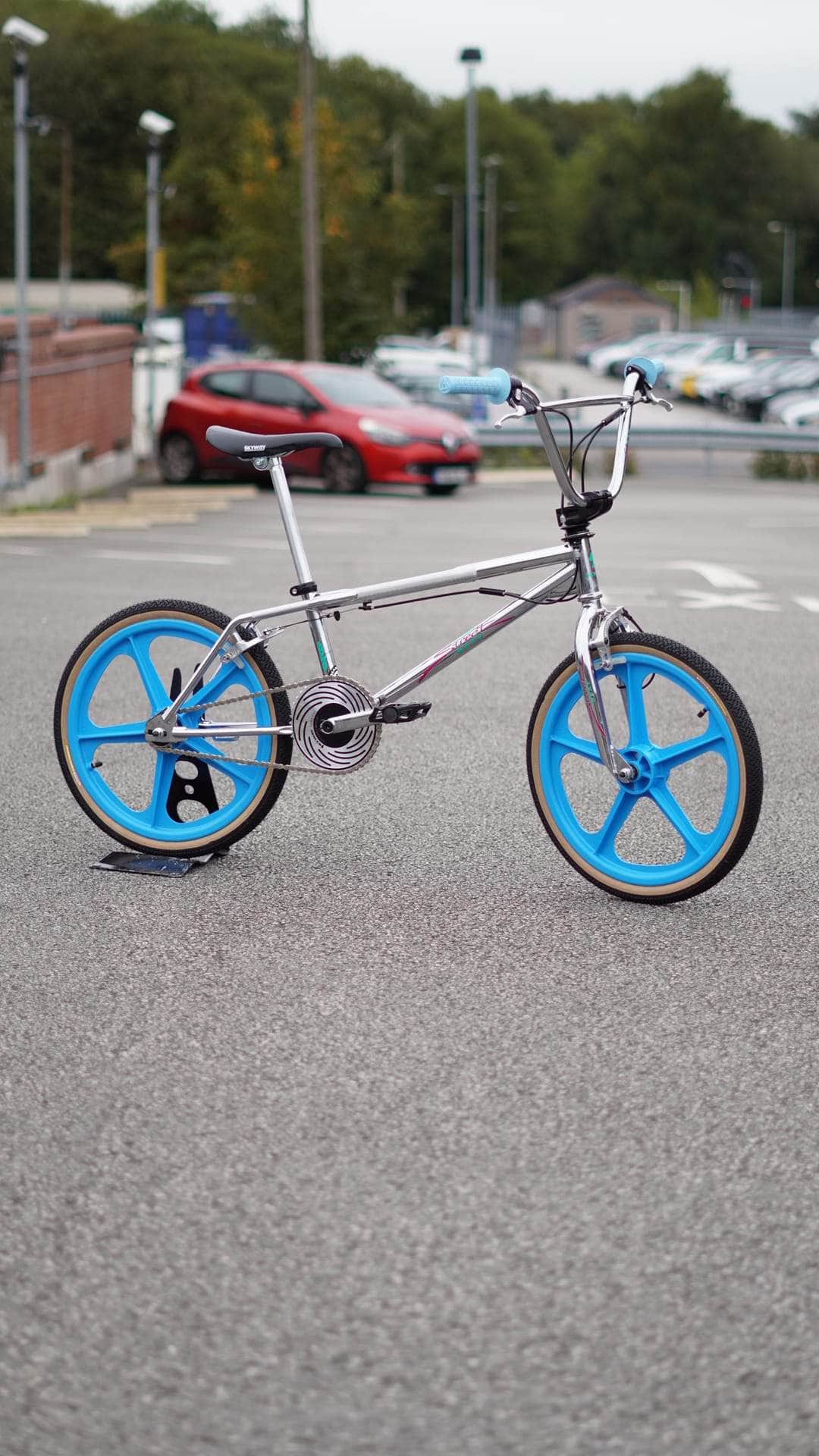Skyway Old School BMX Bikes Silver Skyway Street Beat Bike Chrome / Blue