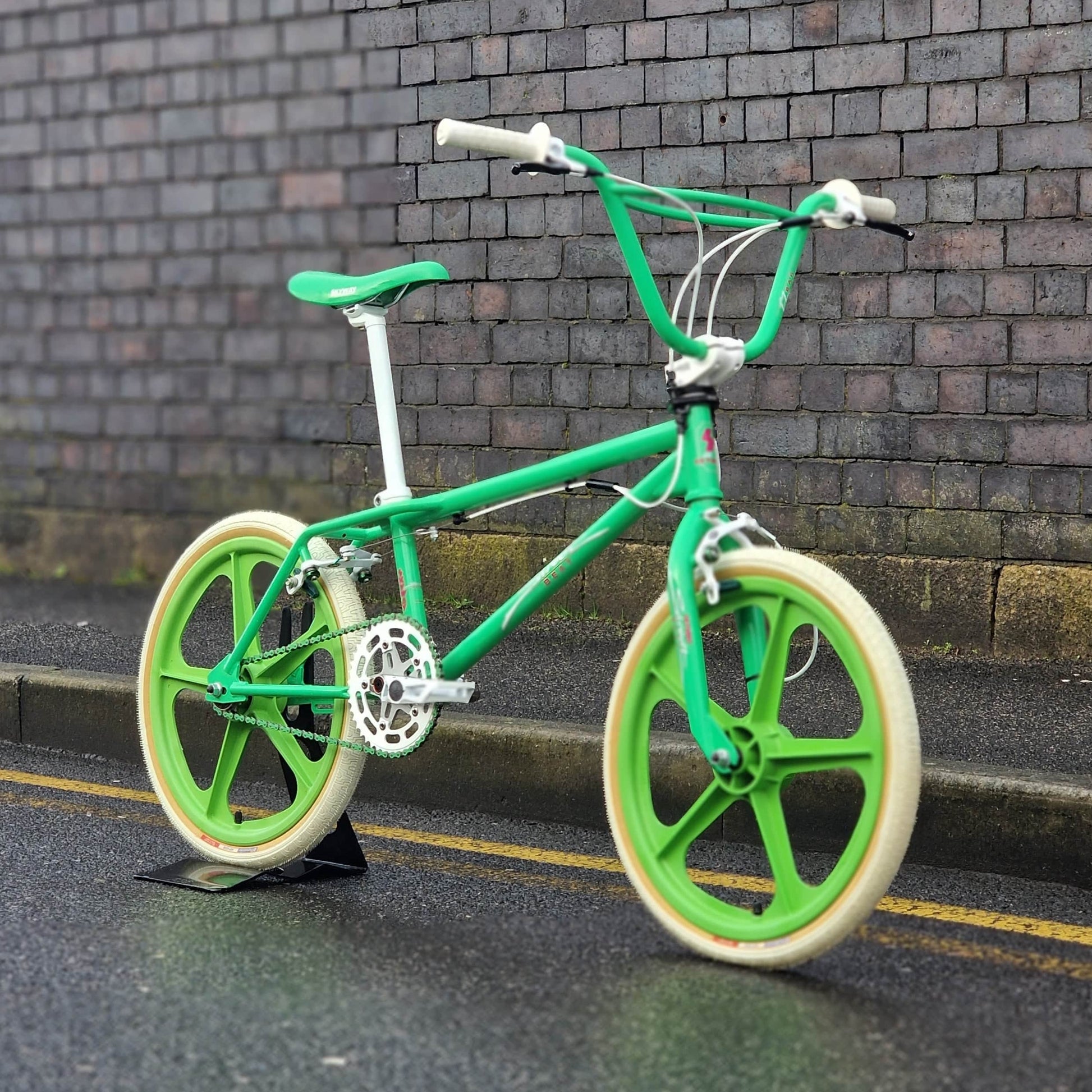 Skyway Old School BMX Bikes Green Skyway Street Beat Bike Green / White