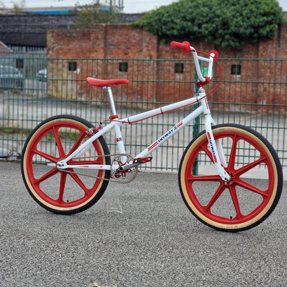Skyway Old School BMX Bikes White / Red Skyway T/A Custom 24 Inch Bike White / Red