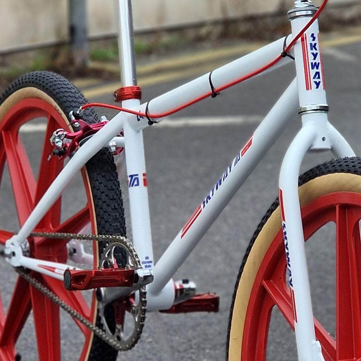 Skyway Old School BMX Bikes White / Red Skyway T/A Custom 24 Inch Bike White / Red