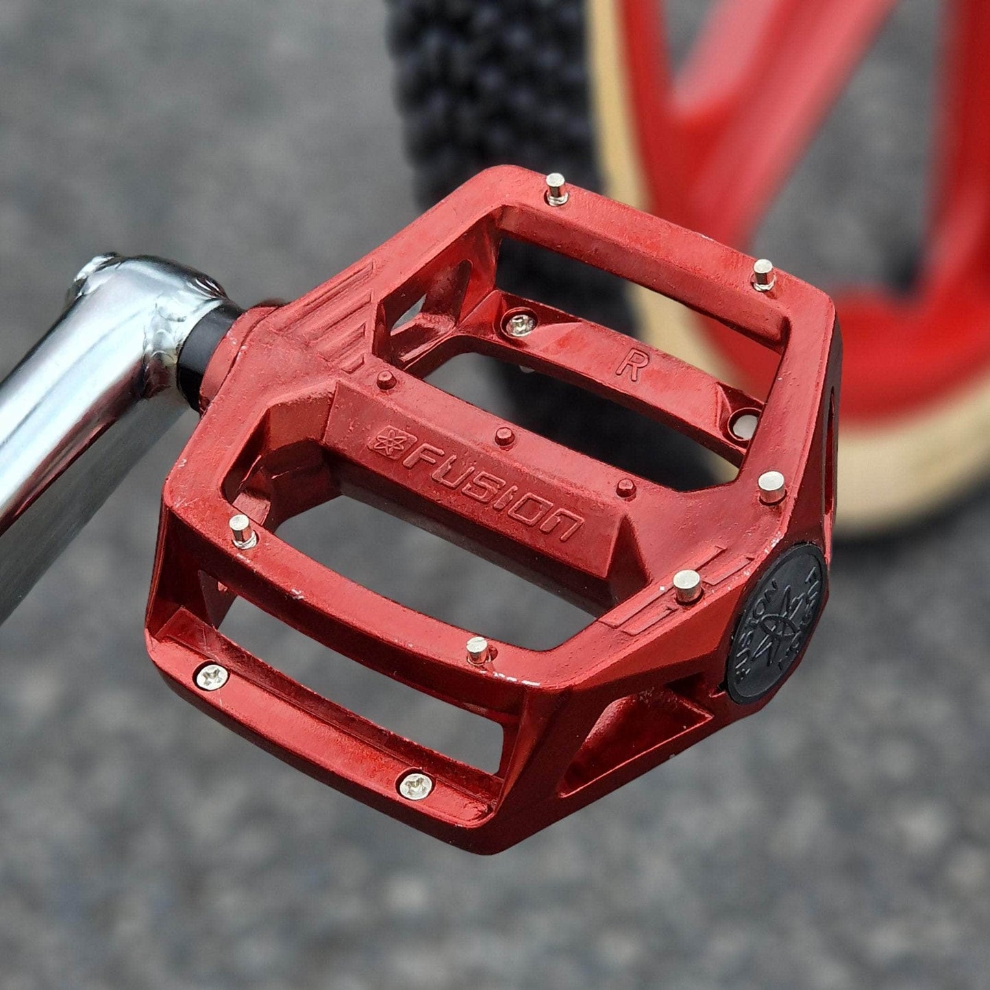 Skyway Old School BMX Bikes White / Red Skyway T/A Custom 24 Inch Bike White / Red