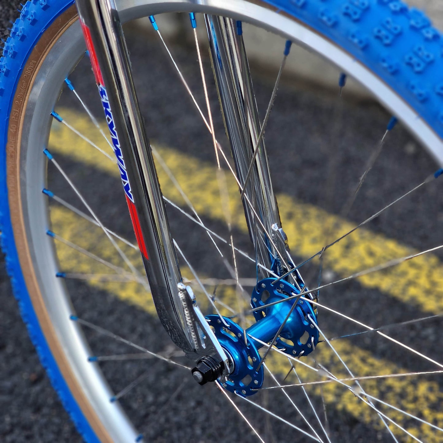 Skyway Old School BMX Bikes Chrome / Blue / Red Skyway T/A Custom 26 Inch Bike White / Blue / Red