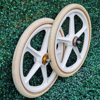 Skyway Old School BMX Skyway Tuff II Gold Alloy Flange 60th White Wheels with White Haro Tyres Used Survivor