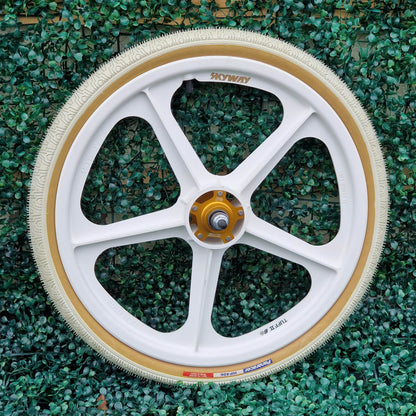 Skyway Old School BMX Skyway Tuff II Gold Alloy Flange 60th White Wheels with White Panaracer Tyres Used Survivor