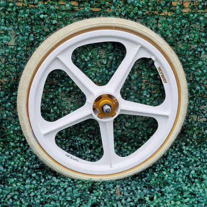 Skyway Old School BMX Skyway Tuff II Gold Alloy Flange 60th White Wheels with White Panaracer Tyres Used Survivor