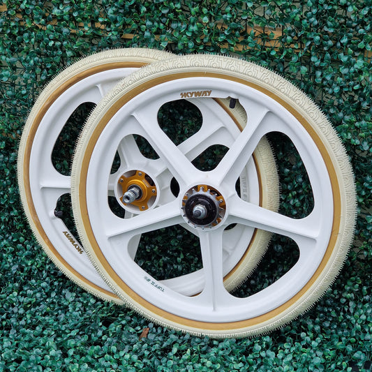 Skyway Old School BMX Skyway Tuff II Gold Alloy Flange 60th White Wheels with White Panaracer Tyres Used Survivor