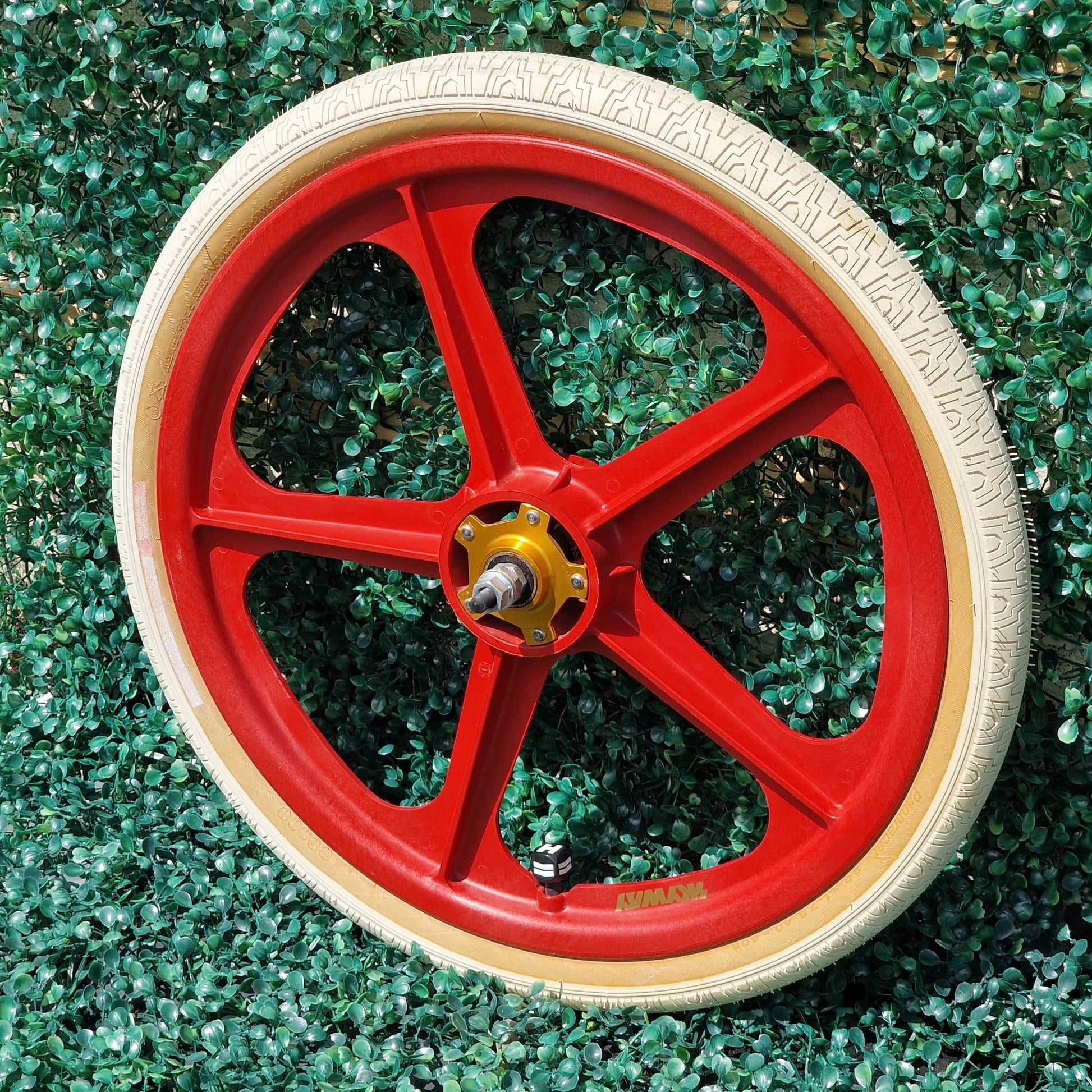 Skyway Old School BMX Skyway Tuff II Gold Flange Red Wheels White Panaracer Tyres Used Survivor