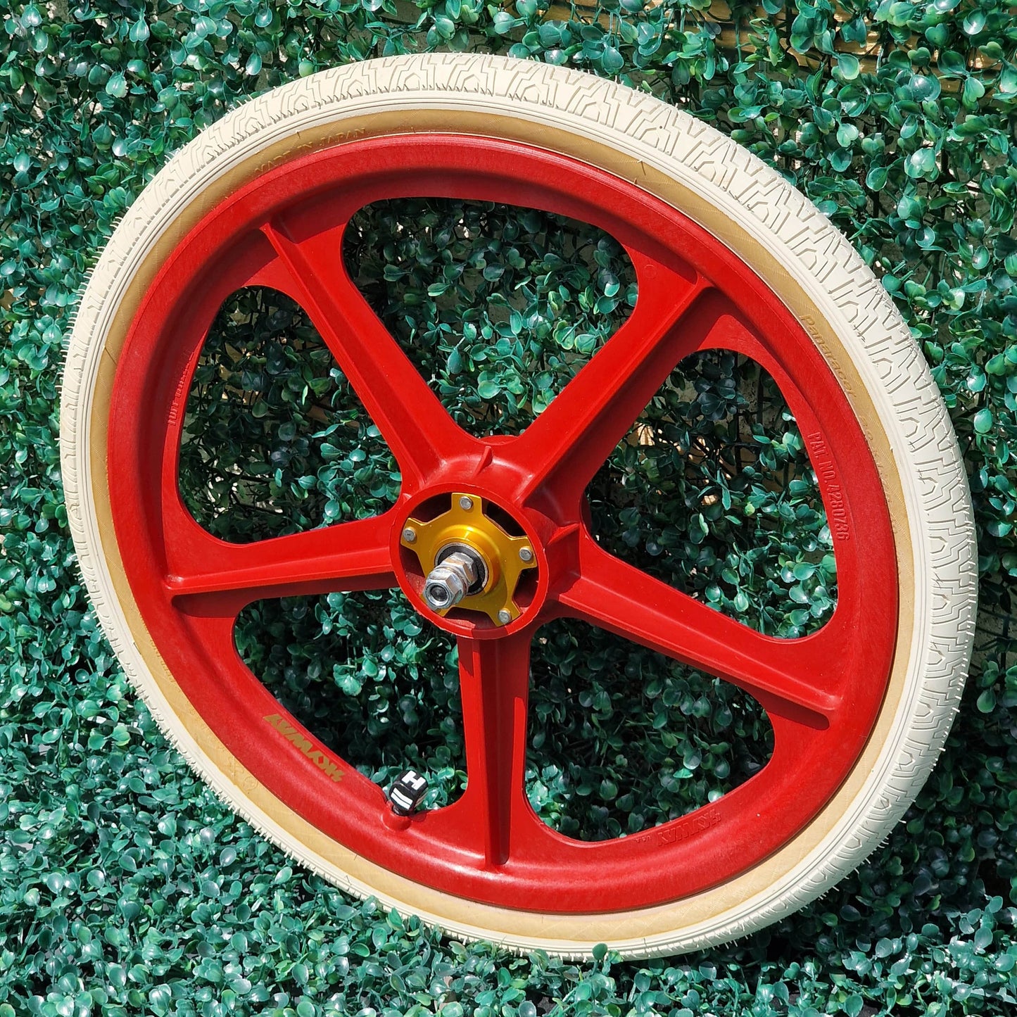 Skyway Old School BMX Skyway Tuff II Gold Flange Red Wheels White Panaracer Tyres Used Survivor